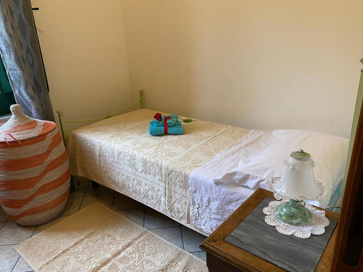 Il Bacio Del Sole Apartment แตร์เตนิอา ภายนอก รูปภาพ