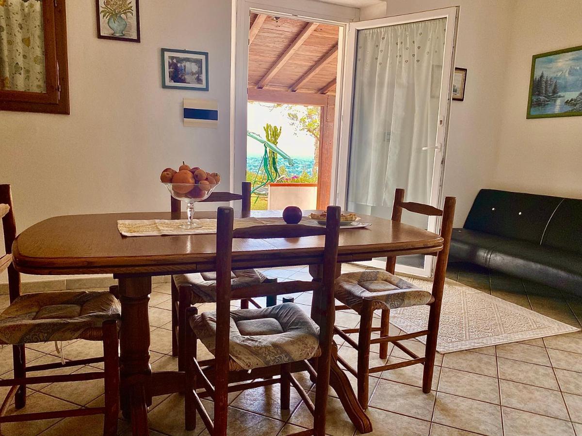 Il Bacio Del Sole Apartment แตร์เตนิอา ภายนอก รูปภาพ