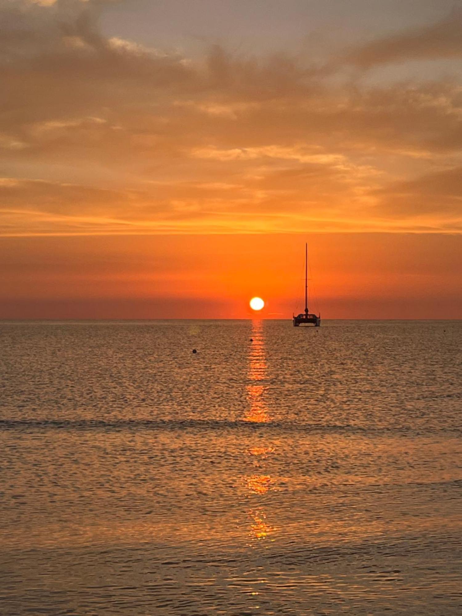 Il Bacio Del Sole Apartment แตร์เตนิอา ภายนอก รูปภาพ